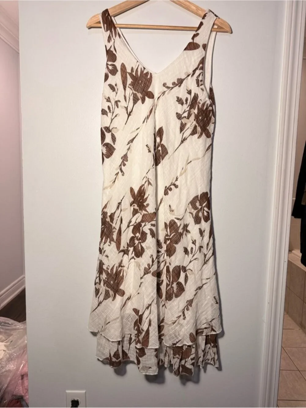 Made in Italy Cotton V-Neck Floral Tiered Midi Dress in Cream and Brown